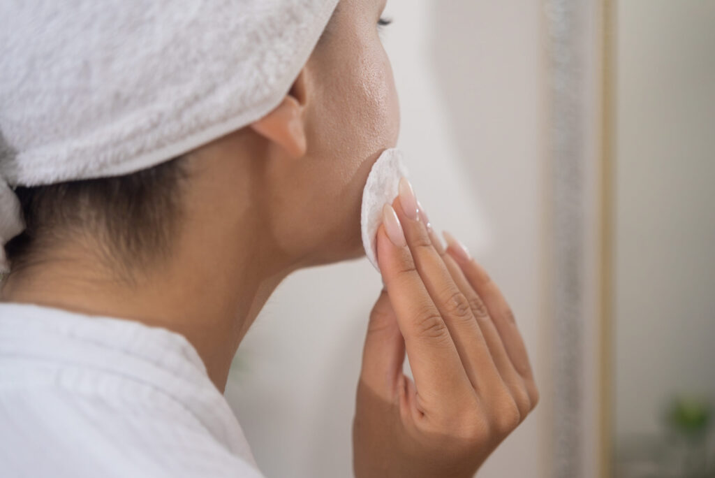 Relax with a soothing face cleansing spa therapy at Just Breathe by Jodi, Cave Creek, AZ for wellness and stress relief.